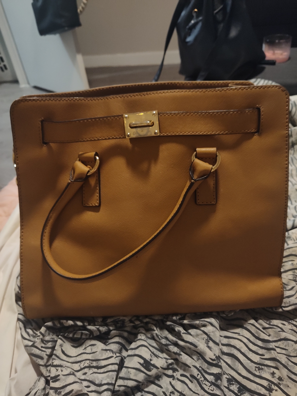 Classic Structured Tote Bag in Cognac Brown Micheal Kohrs